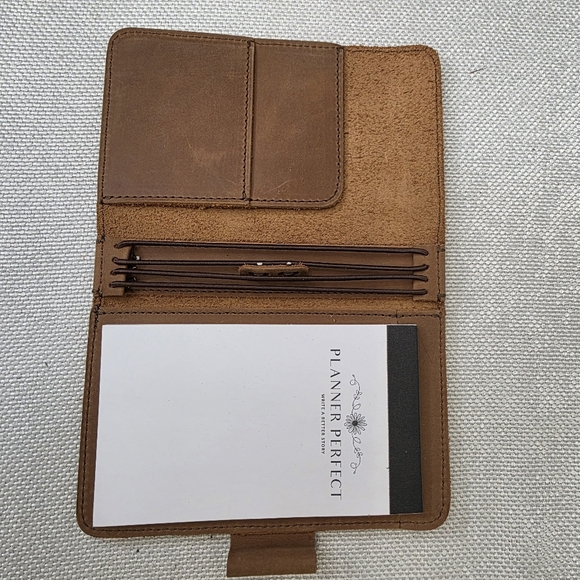 Planner Perfect Leather Traveler’s Notebook – Classic Brown - Picture 4 of 13